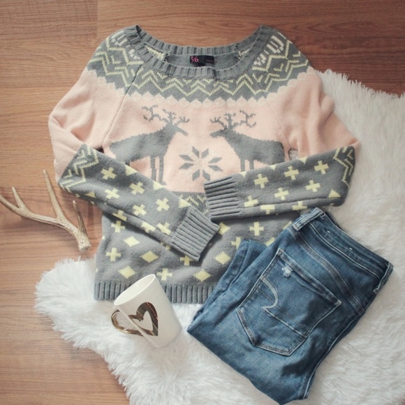 t/o Sweaters Sweaters - 🌻 3 / $15 SALE 🌻 REINDEER LOVE SWEATER